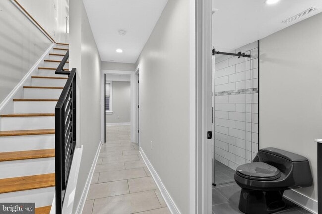 Building Photo - 2138 E Albert St