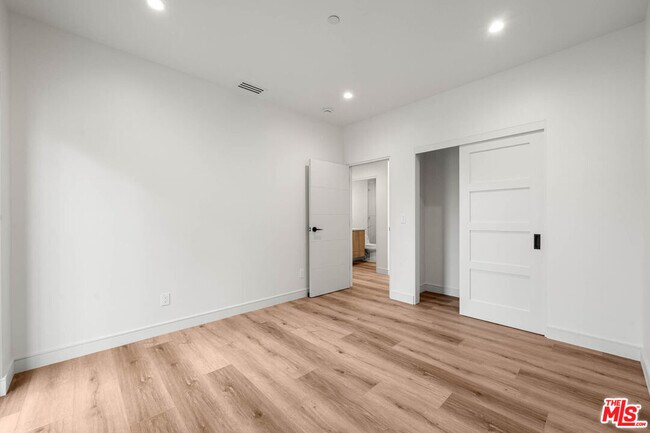 Building Photo - 1920 S Sherbourne Dr