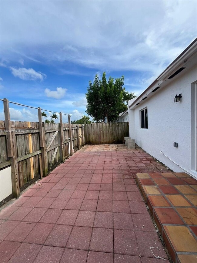 Building Photo - 25807 SW 137 Path