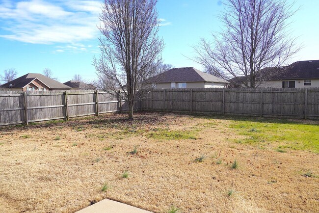 Building Photo - Beautiful 4 bedroom home for rent in Ozark!