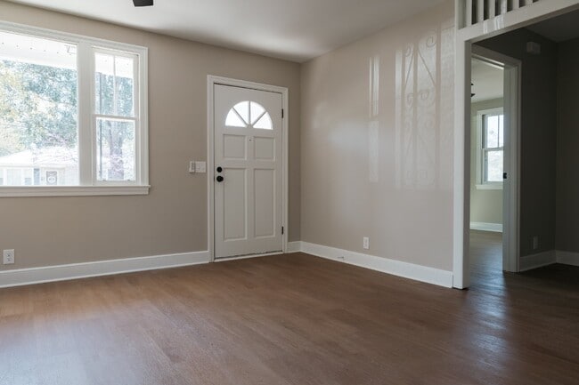 Building Photo - 332 Guilford St