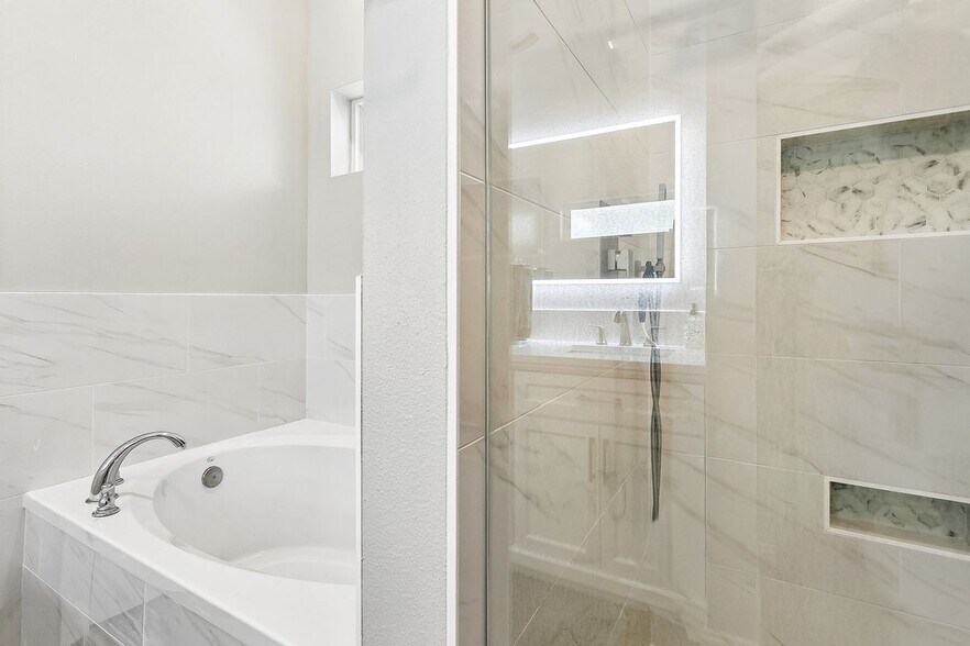 Building Photo - 1605 Labarre St