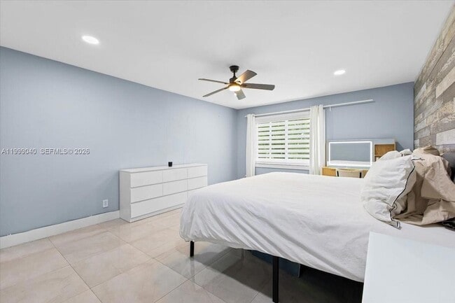 Building Photo - 6001 N Falls Cir Dr