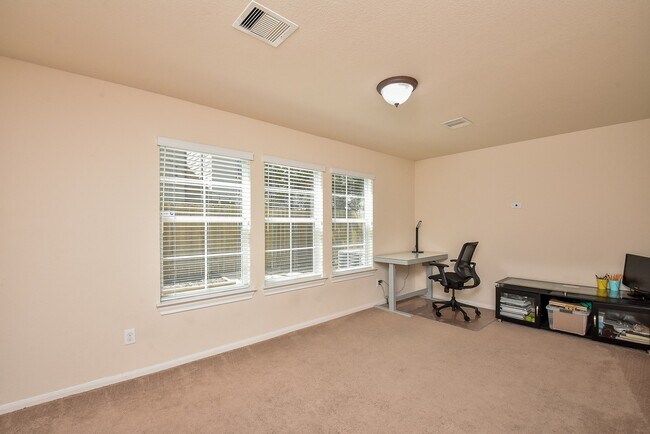 Building Photo - 3419 Clearview Villa Way