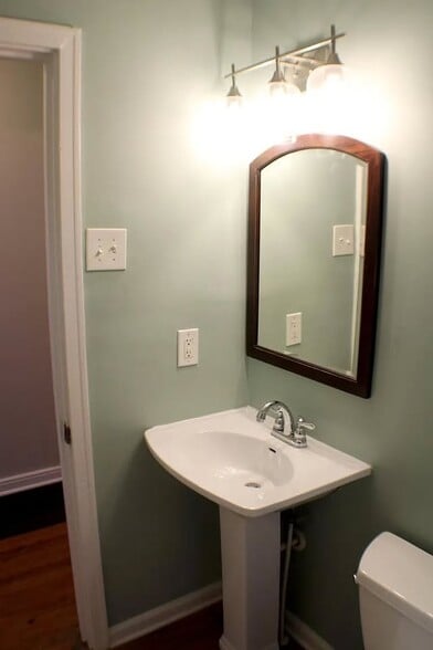 Building Photo - 3816 The Plaza