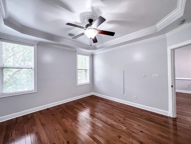 Building Photo - Gorgeous 3 Bed 2.5 Bath Home in Fayetteville