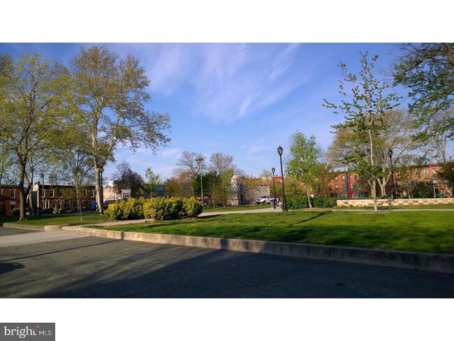 Building Photo - 224 Watkins St