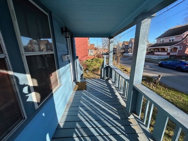 Building Photo - 2 Bed- 1 Bath Single Family Home in Elyria