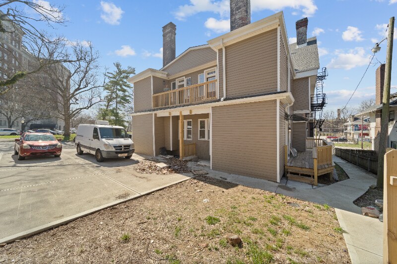 Building Photo - 890 Clinton Springs Ave