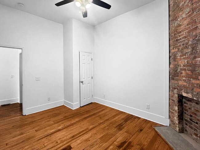 Building Photo - 1012 E Park Ave