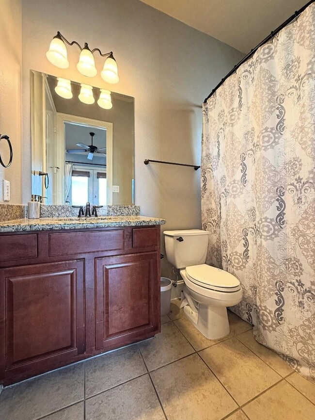 Building Photo - 5307 Lillian St