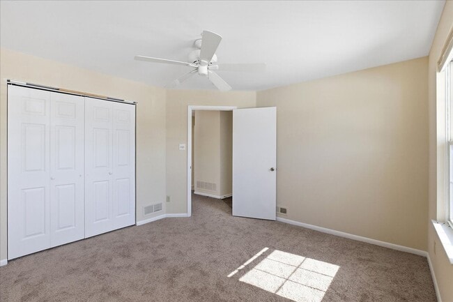 Building Photo - 29 Foxglove Dr