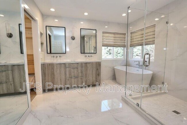 Building Photo - 2696 Prestwick Dr