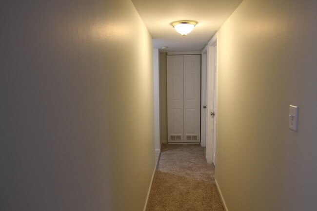 Building Photo - 960 Beau Dr