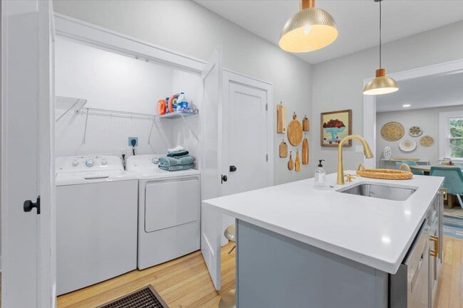 Building Photo - 420 E 6th Ave