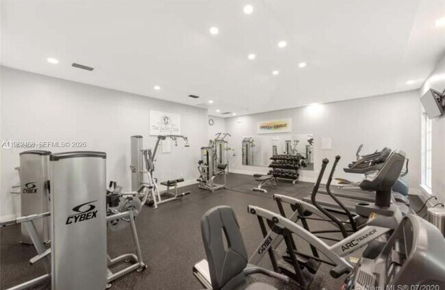 Building Photo - 19999 E Country Club Dr