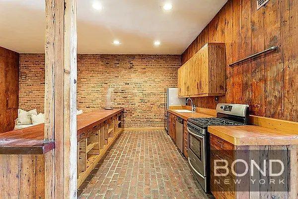 Building Photo - 2 bedroom in New York NY 10003