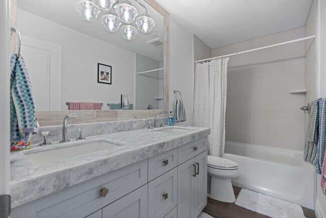 Building Photo - 6204 Celadon Cir