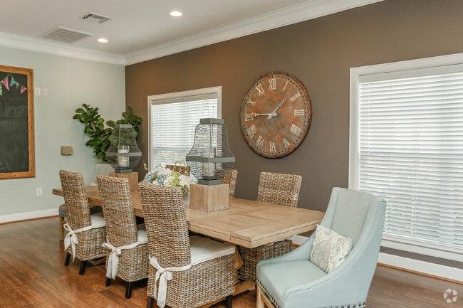 Interior Photo - Aria at Rollingbrook