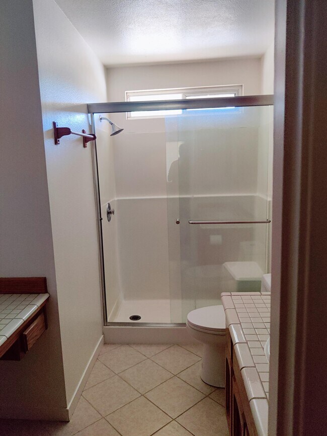 Building Photo - 18589 Lake Forest Dr