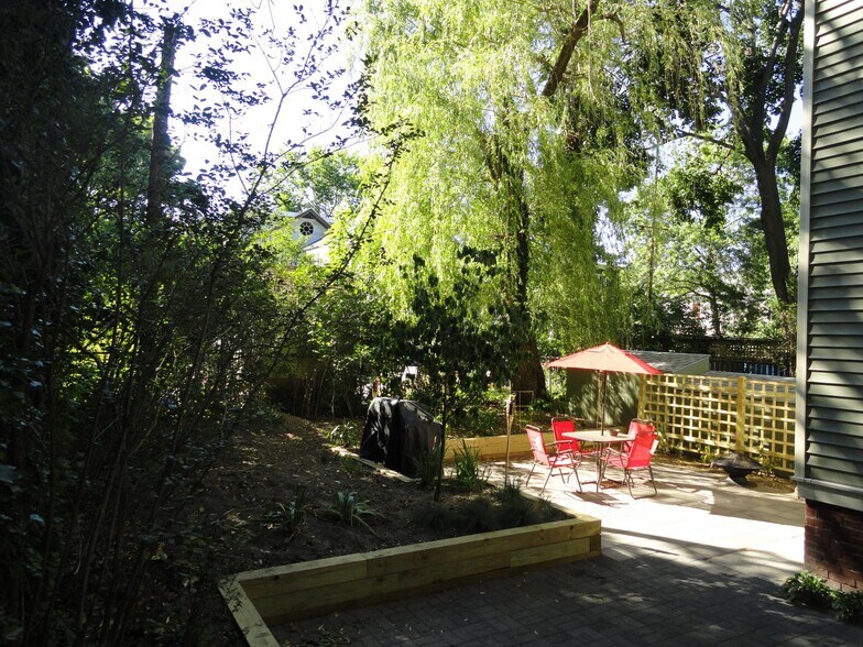 Building Photo - 240 Norfolk St