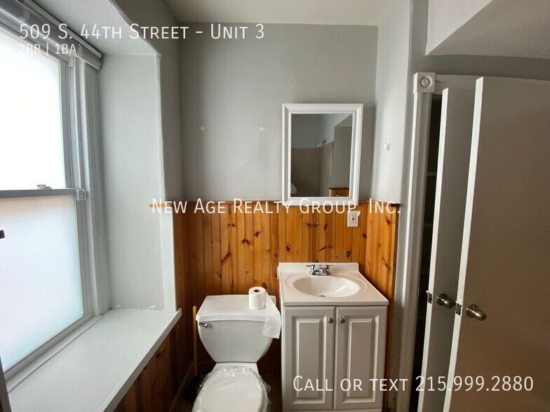 Building Photo - 509 S 44th St