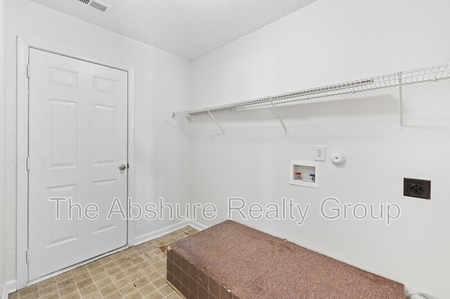 Building Photo - 6571 Guard Hill Dr