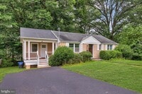 Building Photo - 2722 Woodley Pl