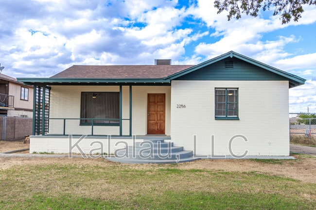Primary Photo - 2256 W Ella St