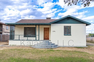 Building Photo - 2256 W Ella St