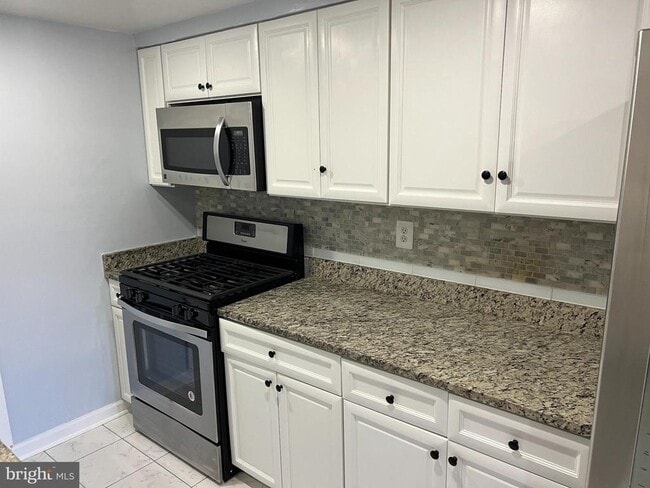 Building Photo - 15019 Ashdale Cir