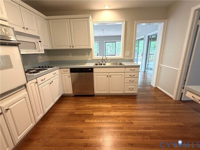 Building Photo - 11402 Creekside Dr