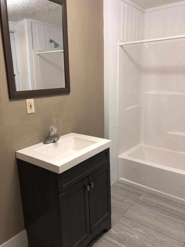 Building Photo - 2049 Alta Ave