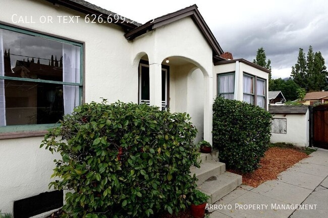 Building Photo - 3216 Brandon St