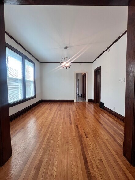 Building Photo - 4734 N Kildare Ave