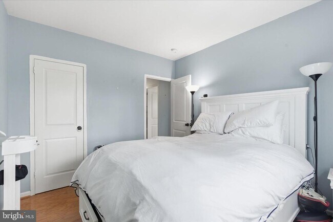 Building Photo - 3260 Gunston Rd