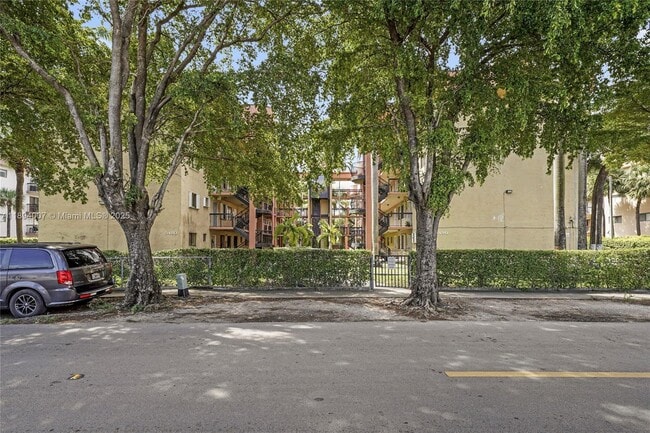 Building Photo - 5490 W 21st Ct