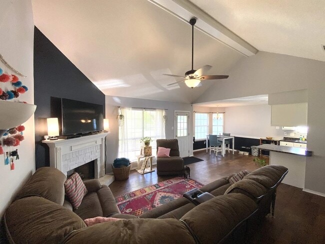 Building Photo - 1511 Homestead Dr W