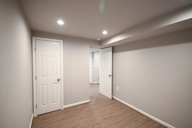 Building Photo - 1800 5th St NW