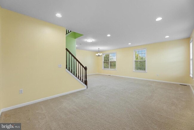 Building Photo - 42 Mountie Ln