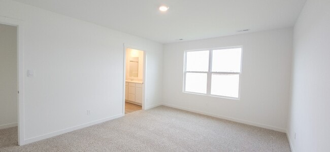 Building Photo - 108 Cressmoor Blvd