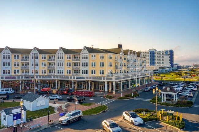 Building Photo - 119 Avery Ave