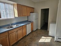 Building Photo - 73 Elm St