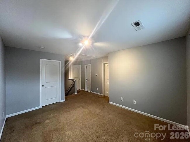 Building Photo - 4828 Lynn Lee Cir