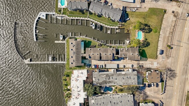 Building Photo - 4011 NASA Road 1