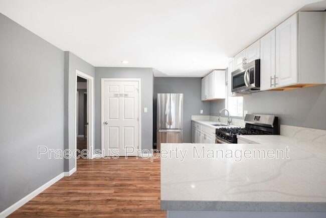 Building Photo - 311 Date St