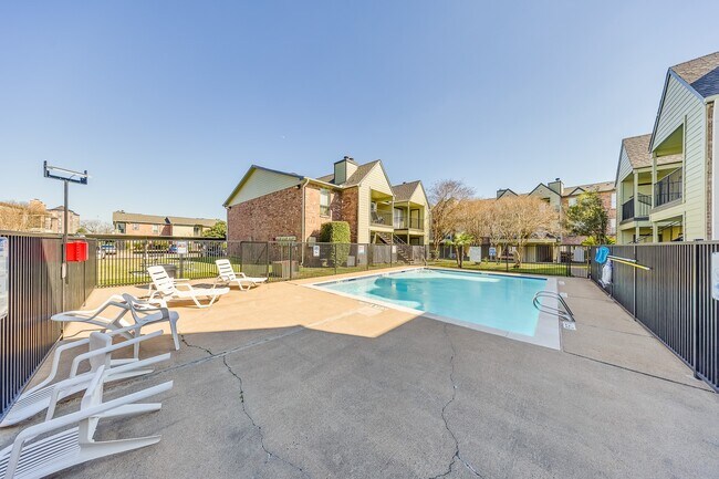 Building Photo - 18800 Egret Bay Blvd