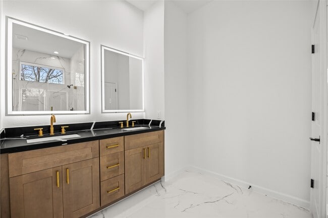 Building Photo - 5110 Westover St