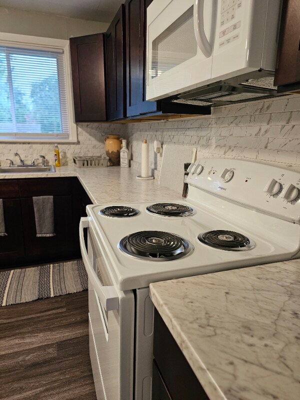 Building Photo - 1903 Bloom Ln