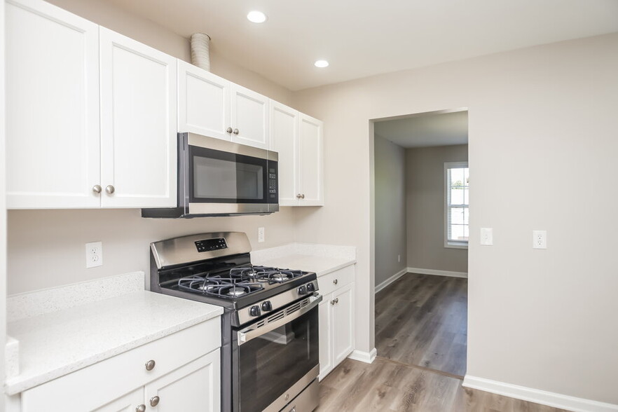 Building Photo - 7817 Cambridge Dr
